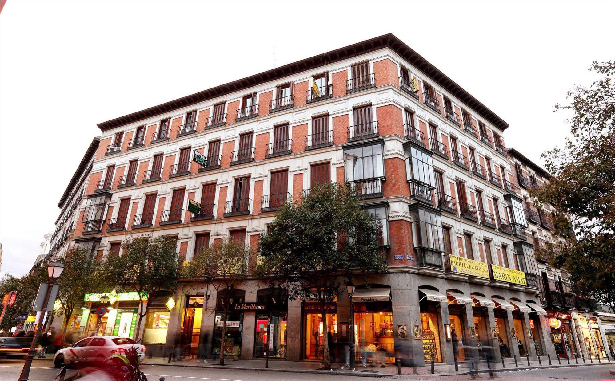 مدريد Hostal Sil & Serranos المظهر الخارجي الصورة